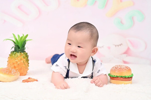 本溪宝宝在妈妈肚子里